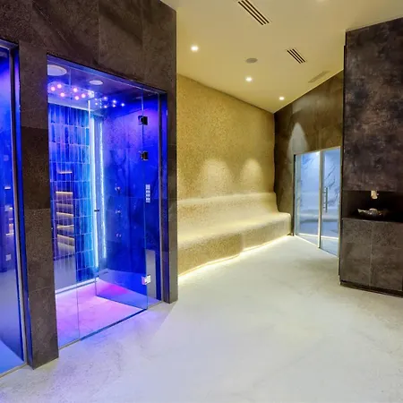 Woodside Residences Ski&spa Apartment